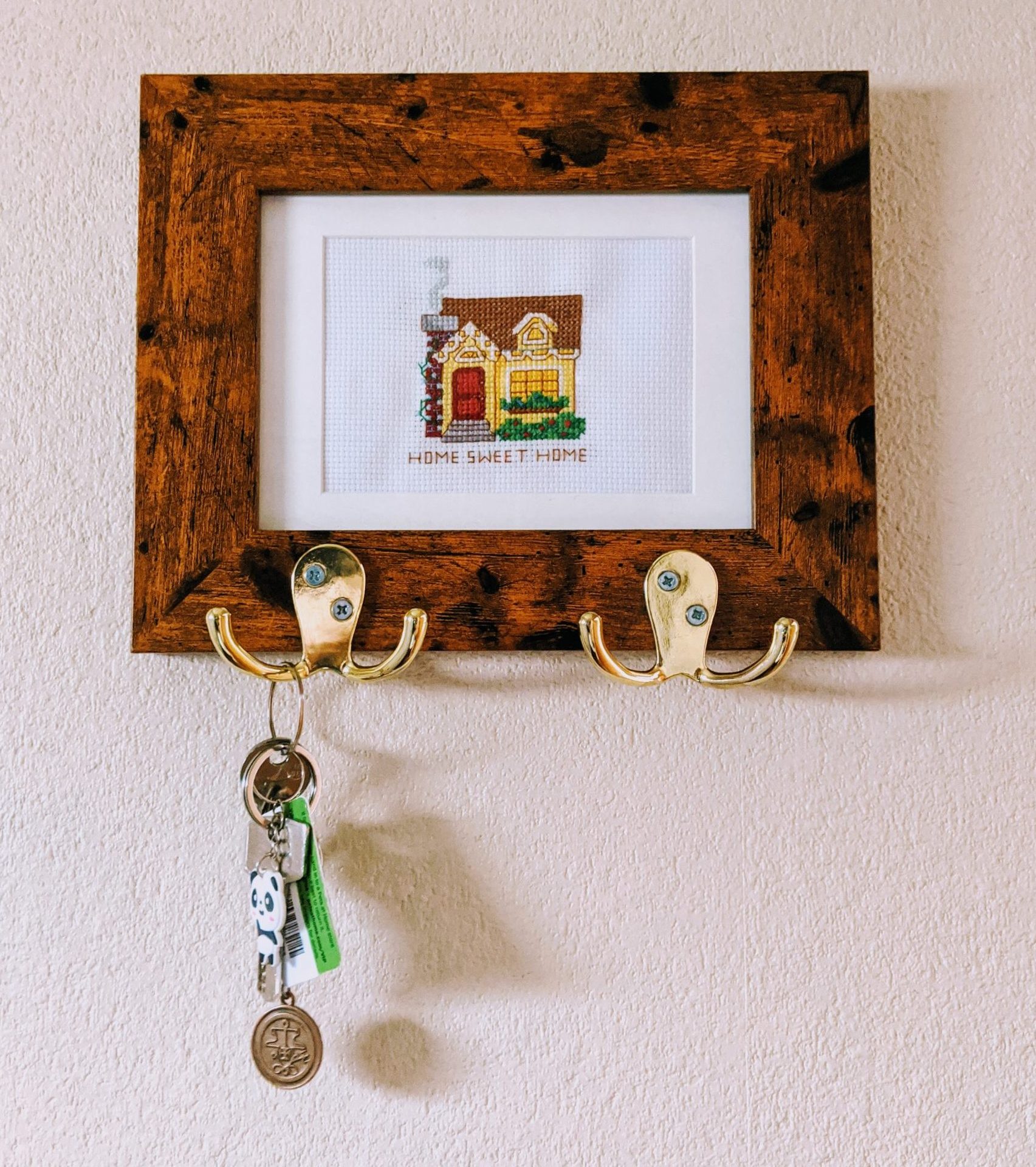 Wall Accent. Wooden handcrafted floral design key holder - hanger