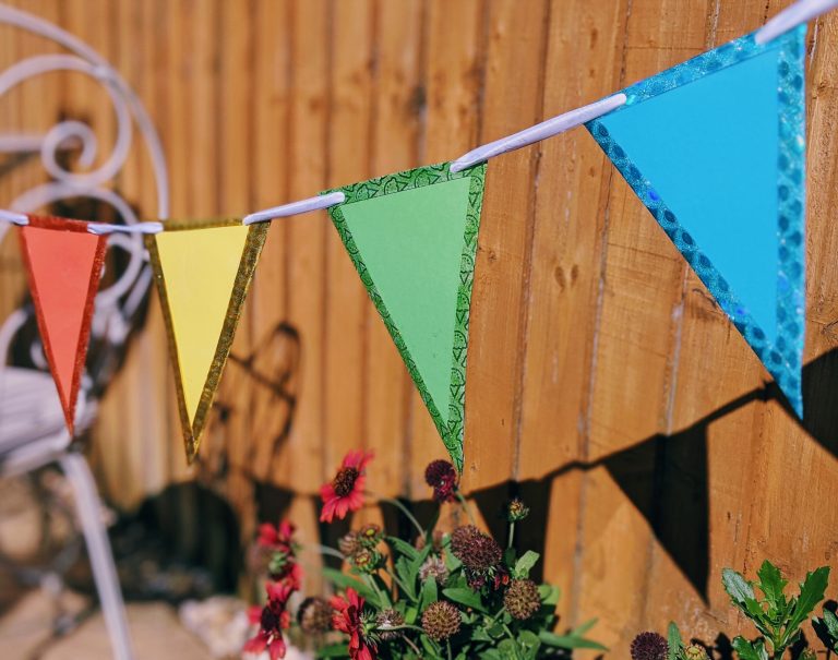 DIY Outdoor Bunting